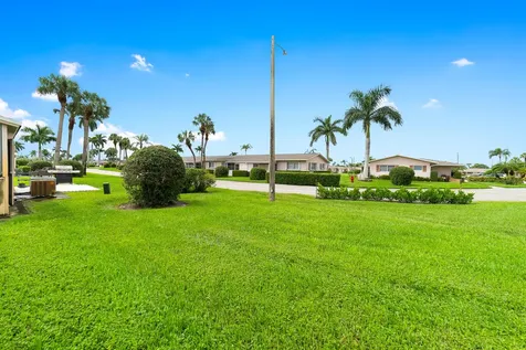 2567 Dudley Drive W West Palm Beach FL 33415