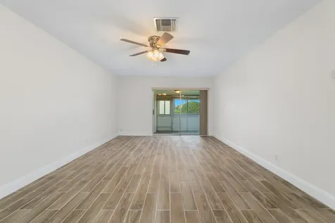 2567 Dudley Drive W West Palm Beach FL 33415