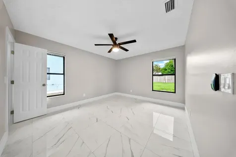 431 Se Volkerts Terrace Port Saint Lucie FL 34983