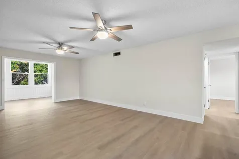 2601 NE 3rd Court Boynton Beach FL 33435