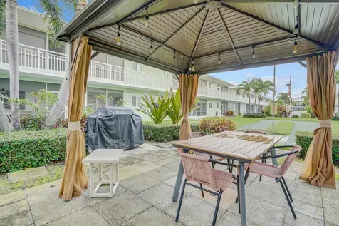 2100 Ne 38th Street Lighthouse Point FL 33064