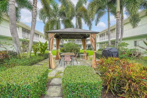 2100 Ne 38th Street Lighthouse Point FL 33064