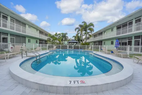 2100 Ne 38th Street Lighthouse Point FL 33064