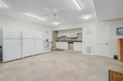 2100 Ne 38th Street Lighthouse Point FL 33064