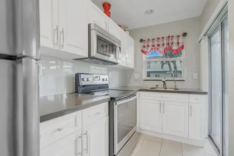 2100 Ne 38th Street Lighthouse Point FL 33064