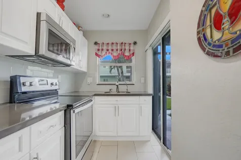 2100 Ne 38th Street Lighthouse Point FL 33064