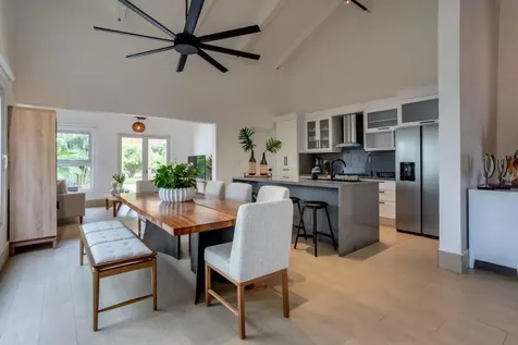 37 00 Casa De Campo DR 22000