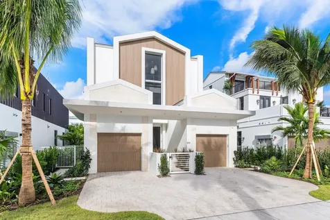 812 Palm Trail Delray Beach FL 33483