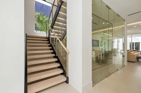 812 Palm Trail Delray Beach FL 33483
