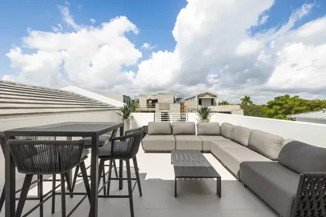 812 Palm Trail Delray Beach FL 33483