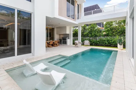 812 Palm Trail Delray Beach FL 33483