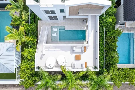 812 Palm Trail Delray Beach FL 33483