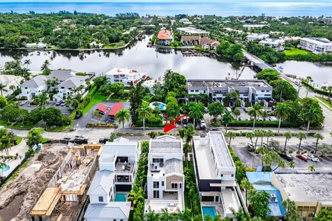 812 Palm Trail Delray Beach FL 33483