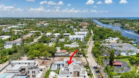 812 Palm Trail Delray Beach FL 33483