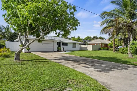 1915 Eucalyptus Avenue Fort Pierce FL 34949