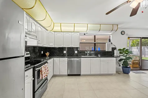 1915 Eucalyptus Avenue Fort Pierce FL 34949