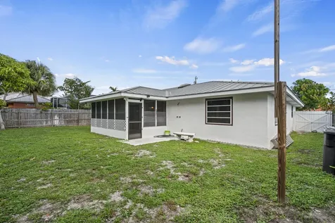 1915 Eucalyptus Avenue Fort Pierce FL 34949