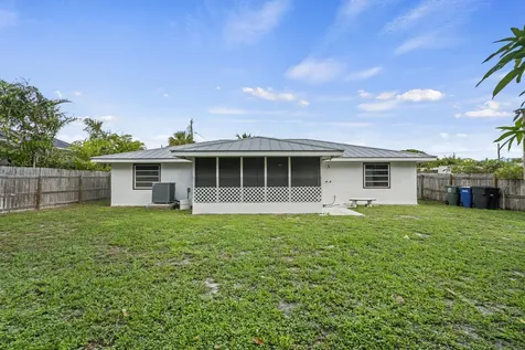 1915 Eucalyptus Avenue Fort Pierce FL 34949