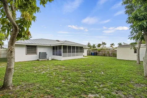 1915 Eucalyptus Avenue Fort Pierce FL 34949