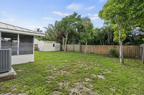 1915 Eucalyptus Avenue Fort Pierce FL 34949