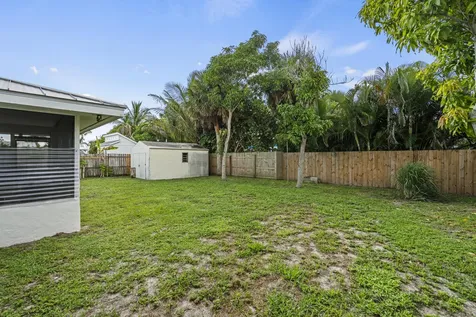 1915 Eucalyptus Avenue Fort Pierce FL 34949