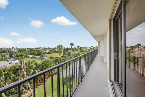 5059 N Highway A1a Hutchinson Island FL 34949