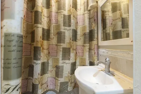 618 W Washington Street Quincy FL 32351