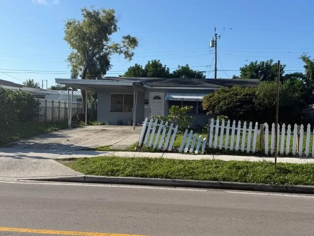 1005 12th Avenue Lake Worth Beach FL 33460