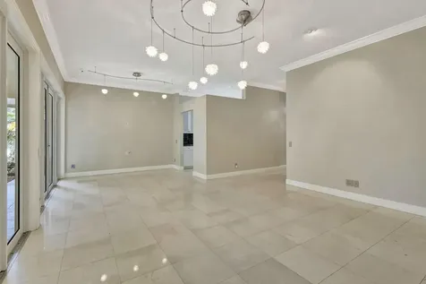 229 E Tall Oaks Circle Palm Beach Gardens FL 33410