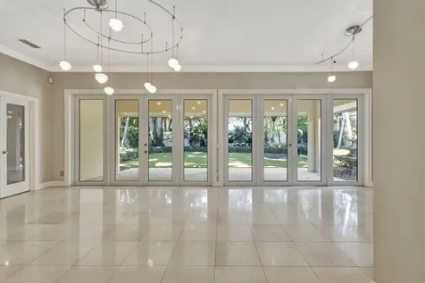 229 E Tall Oaks Circle Palm Beach Gardens FL 33410