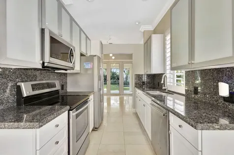 229 E Tall Oaks Circle Palm Beach Gardens FL 33410