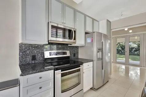 229 E Tall Oaks Circle Palm Beach Gardens FL 33410