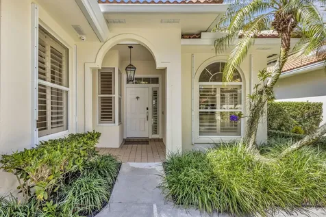 229 E Tall Oaks Circle Palm Beach Gardens FL 33410