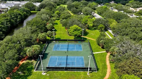 229 E Tall Oaks Circle Palm Beach Gardens FL 33410