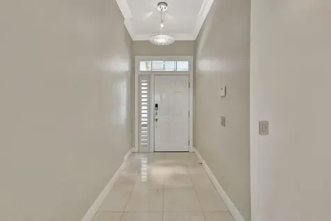 229 E Tall Oaks Circle Palm Beach Gardens FL 33410