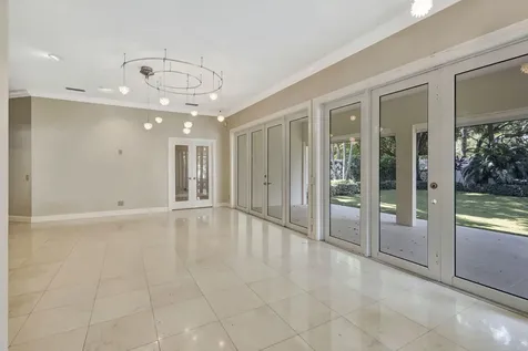 229 E Tall Oaks Circle Palm Beach Gardens FL 33410