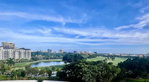 2425 Presidential Way West Palm Beach FL 33401