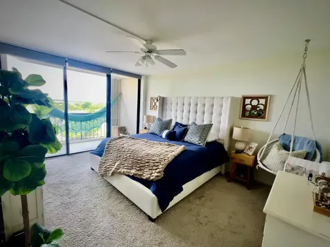 2425 Presidential Way West Palm Beach FL 33401