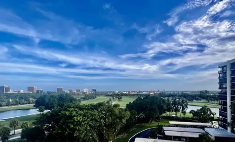 2425 Presidential Way West Palm Beach FL 33401