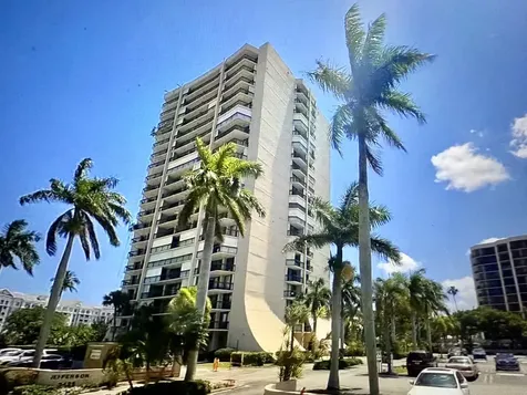 2425 Presidential Way West Palm Beach FL 33401