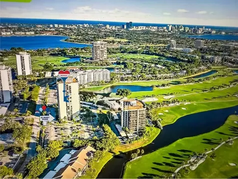 2425 Presidential Way West Palm Beach FL 33401