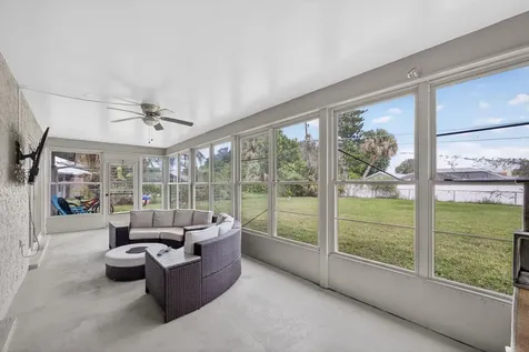 607 Se Forgal Street Port Saint Lucie FL 34983