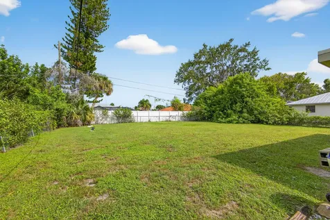 607 Se Forgal Street Port Saint Lucie FL 34983