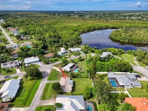 607 Se Forgal Street Port Saint Lucie FL 34983