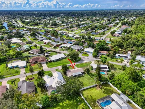607 Se Forgal Street Port Saint Lucie FL 34983
