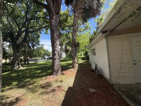 1010 Mayflower Road Fort Pierce FL 34950