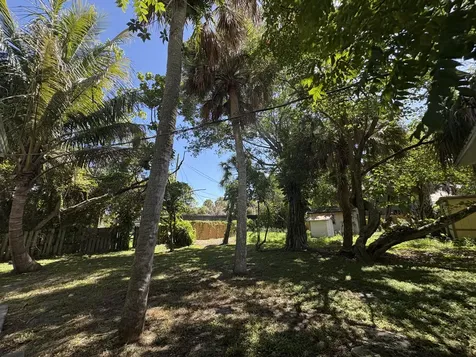 1010 Mayflower Road Fort Pierce FL 34950