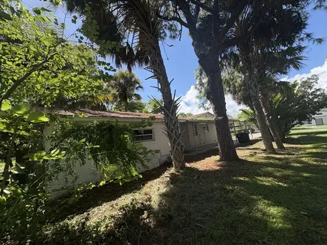 1010 Mayflower Road Fort Pierce FL 34950