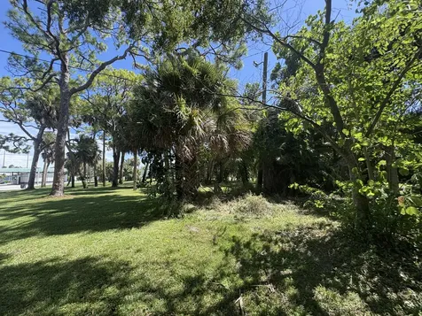 1010 Mayflower Road Fort Pierce FL 34950
