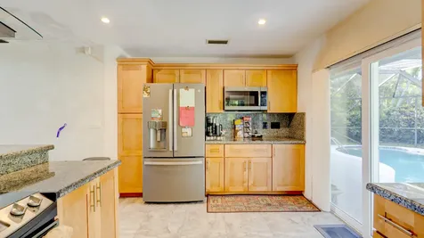 634 W Lakewoode Circle Delray Beach FL 33445